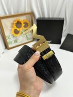 1:1  Montblanc Black Leather Belt with Gold Logo Buckle Steel Buckle  3.5cm